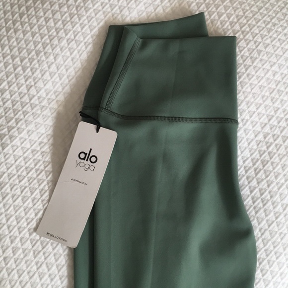 Alo yoga high waisted leggings - Picture 2 of 3